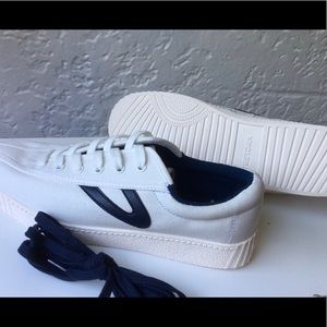NyLitePlus Vintage White and Night Canvas Sneakers